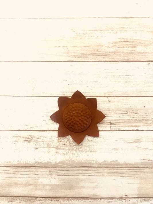 Flower Lilly 4 Inch Rustic Garden Magnet