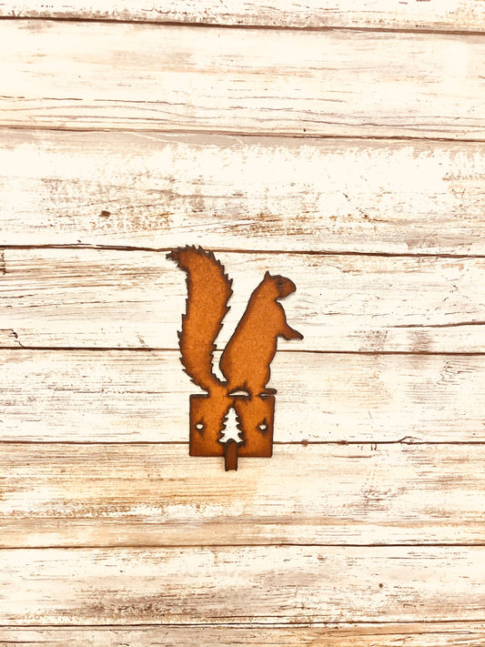 Squirrel Lodge Single Key Hook